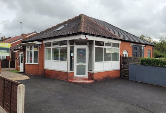 6a Woodhall Road Reddish shop to rent