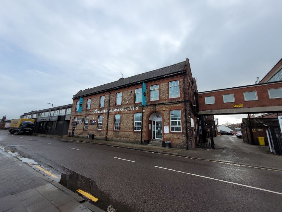 Inclusive office premises to let in Altrincham