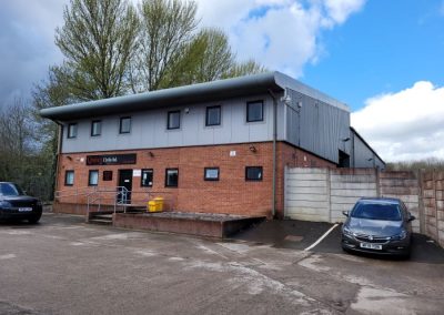Substantial industrial premises incorporating offices to rent in Manchester