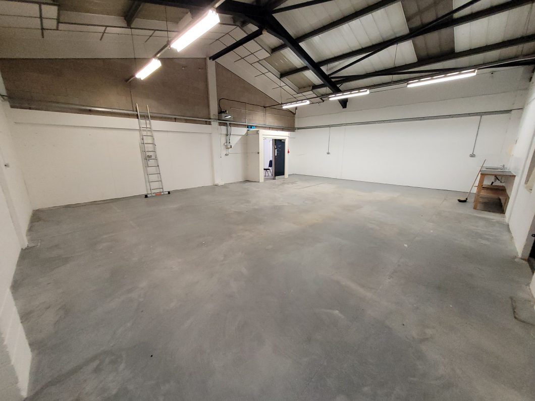 Warehouse unit to rent in Manchester Newton Heath
