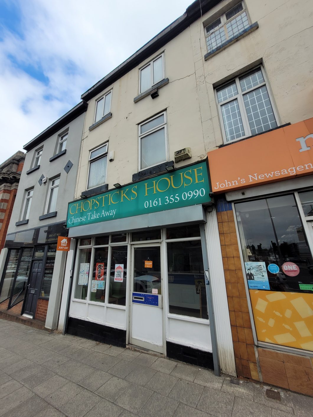 takeaway with flat over in Stockport to rent