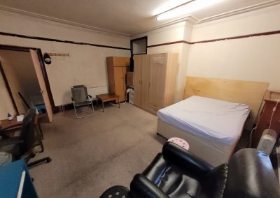 takeaway with flat to rent in stockport